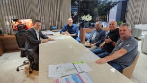 WhatsApp-Image-2023-07-26-at-17.03.47-300x169 Hilton Polesello filia-se a União Brasil para disputar a prefeitura de Sorriso