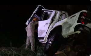 CAMIONETE-1-300x185 Cuiabá: Engenheira morre e marido fica ferido em acidente de carro na BR-174 em MT