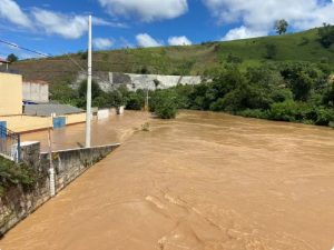 Captura-de-tela-2024-02-23-150245-300x225 Rio transborda e água invade cerca de 40 casas em São Luiz do Paraitinga, SP