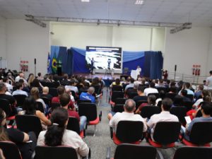 thumb_436520_400_300_0_0_crop-300x225 Sorrisenses acompanham palestra com Clóvis Tramontina