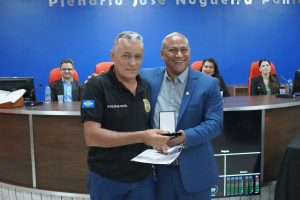 homenagem-002-300x200 Policiais da Regional de Água Boa São Reconhecidos Pelos Anos de Serviço Dedicados à Polícia Civil