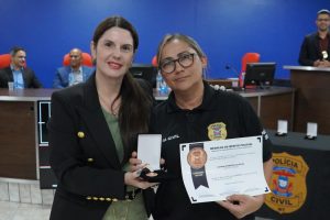 homenagem-004-300x200 Policiais da Regional de Água Boa São Reconhecidos Pelos Anos de Serviço Dedicados à Polícia Civil