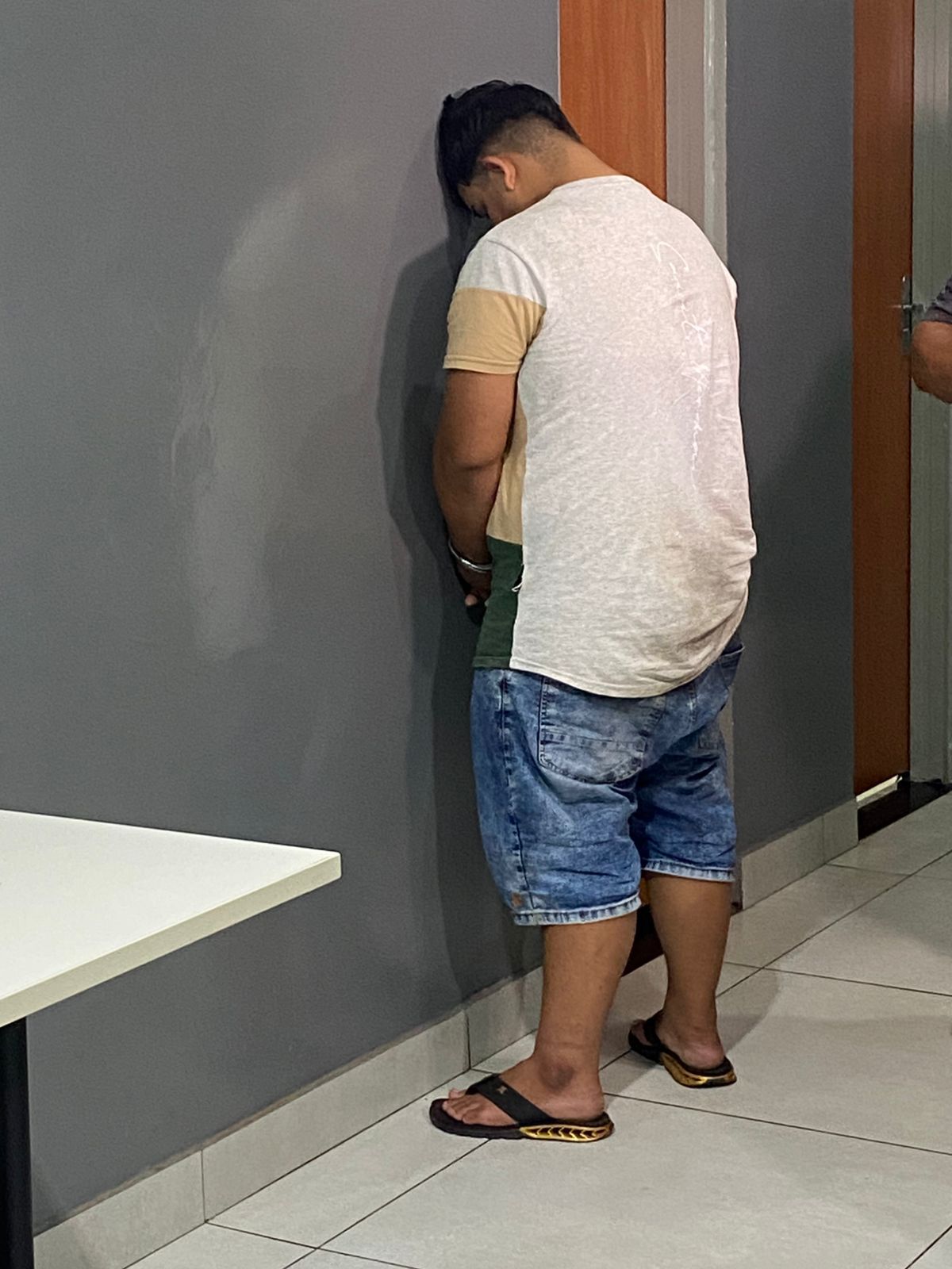 WhatsApp-Image-2025-01-07-at-07.27.44 Operação Tolerância Zero: Homem é detido com dinheiro e munições em Várzea Grande