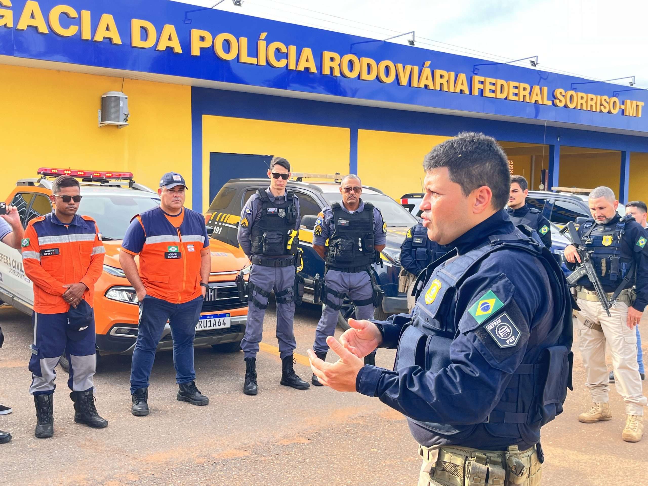IMG_2458-scaled Com sirenes e emoção, Sorriso homenageia policiais rodoviários que morreram em acidente no RJ
