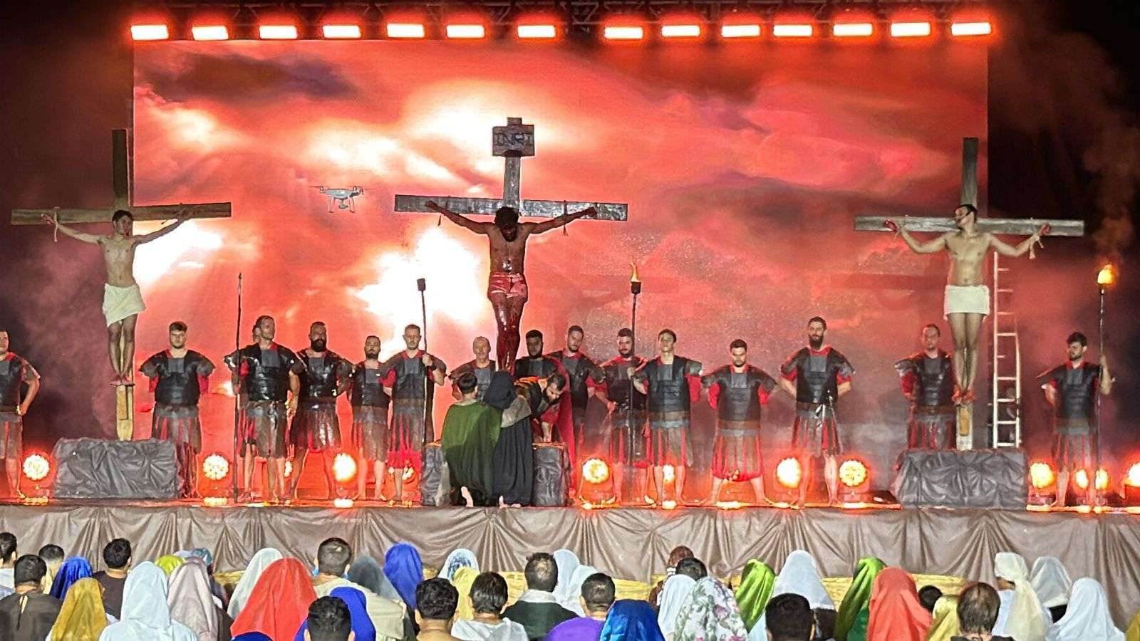 WhatsApp-Image-2025-04-18-at-22.59.55 Espetáculo da Paixão de Cristo emociona público em Sorriso com encenação dos milagres e últimos momentos de Jesus