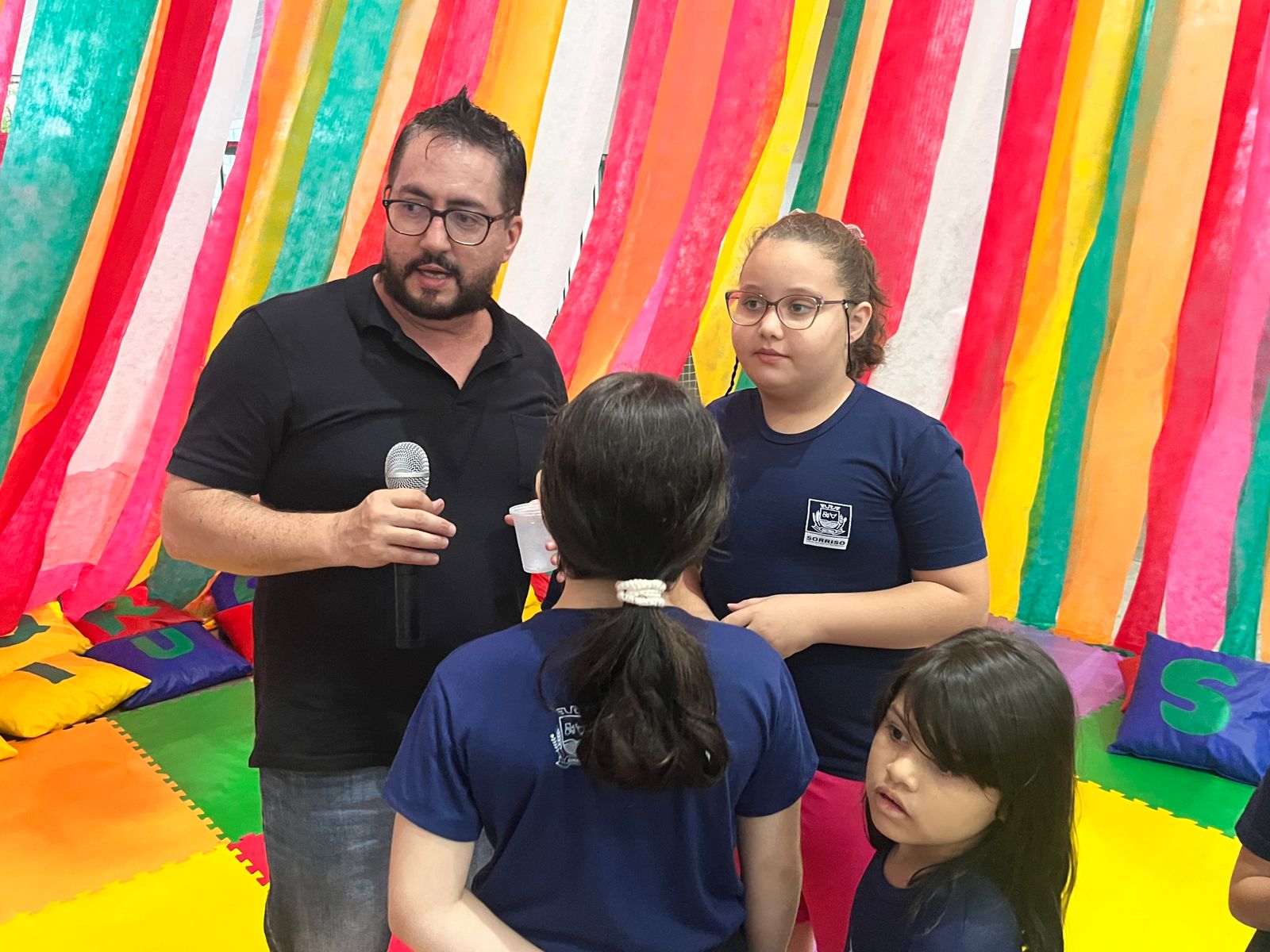 WhatsApp-Image-2025-05-28-at-19.52.05-1 Últimas Notícias Escola Municipal de Sorriso-MT recebe escritor renomado em dia de autógrafos: “Uma oportunidade de mostrar a evolução através da educação”