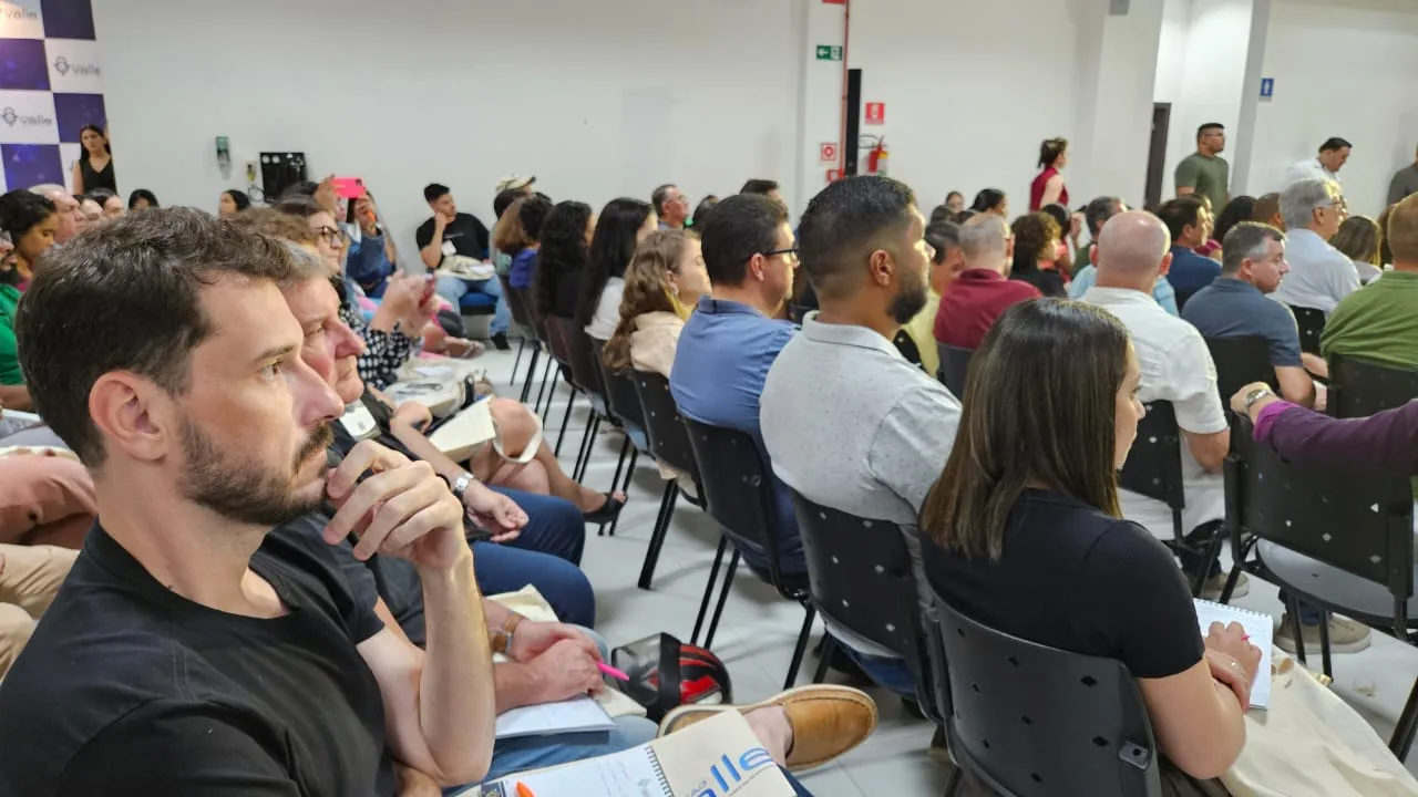 WhatsApp-Image-2025-10-23-at-07.08.22-2 Com Casa cheia Valle Imóveis leva esclarecimentos sobre reforma tributária de locação de imóveis e lança o podcast Conexão Valle