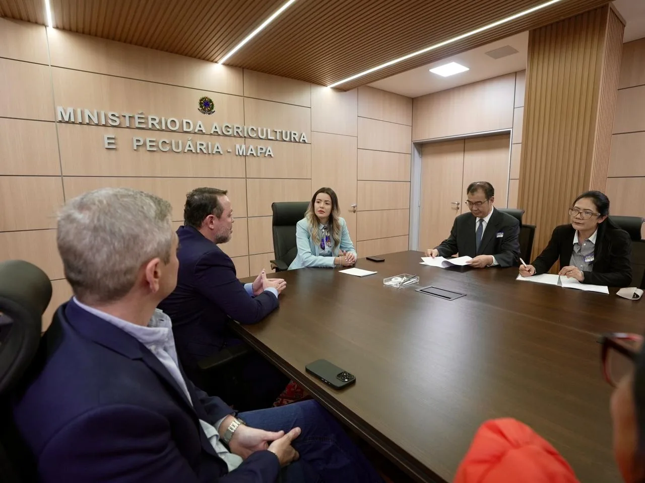 WhatsApp-Image-2025-10-28-at-12.22.52 APROFIR participa de reunião no MAPA com delegação da China para fortalecer cooperação em ciência agrícola e inovação