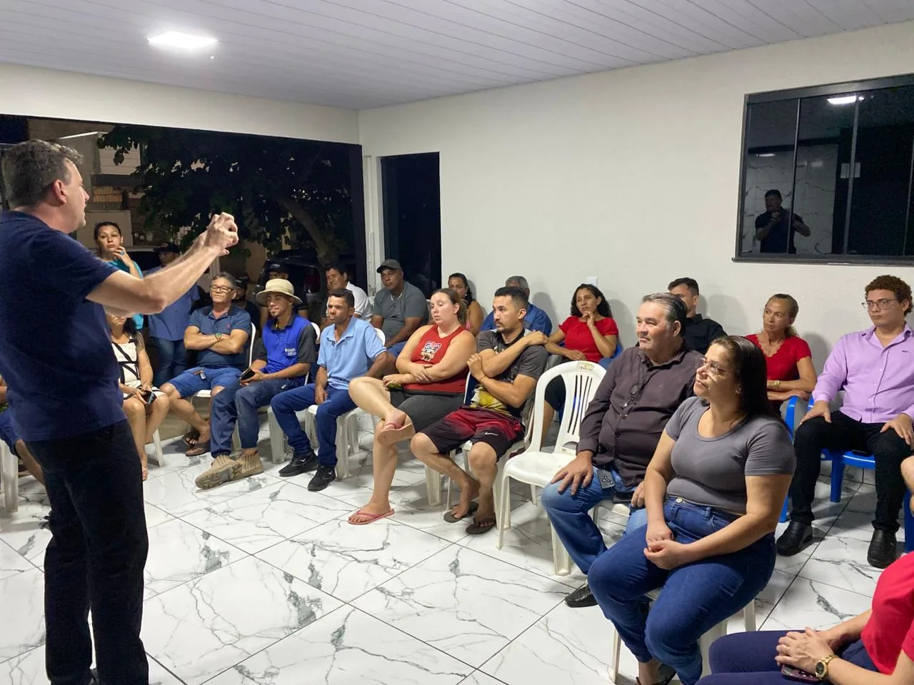 WhatsApp-Image-2025-11-05-at-07.03.48-2 Ari Lafin se reúne com apoiadores no bairro Mário Raiter e reforça pré-campanha a deputado estadual