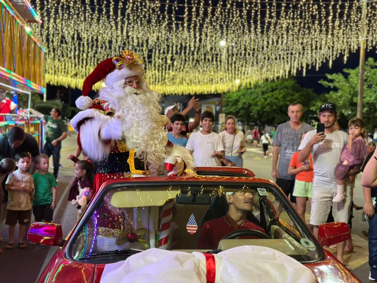 WhatsApp-Image-2025-12-01-at-09.56.53-2 Sorriso dá início ao Natal Luz 2025 com celebração na Praça das Fontes