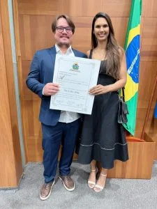 c6fdd0d4-1777-49b3-b4b5-5087a16ff839-225x300-1 Dr. Vanio Jordani recebe Título de Cidadão Mato-grossense