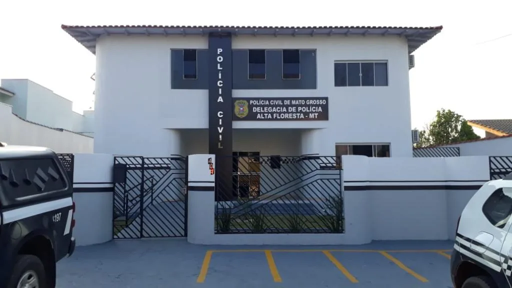 Delegacia-de-Alta-Floresta Polícia Civil prende condenado por estupro de vulnerável que aliciou adolescente pela internet