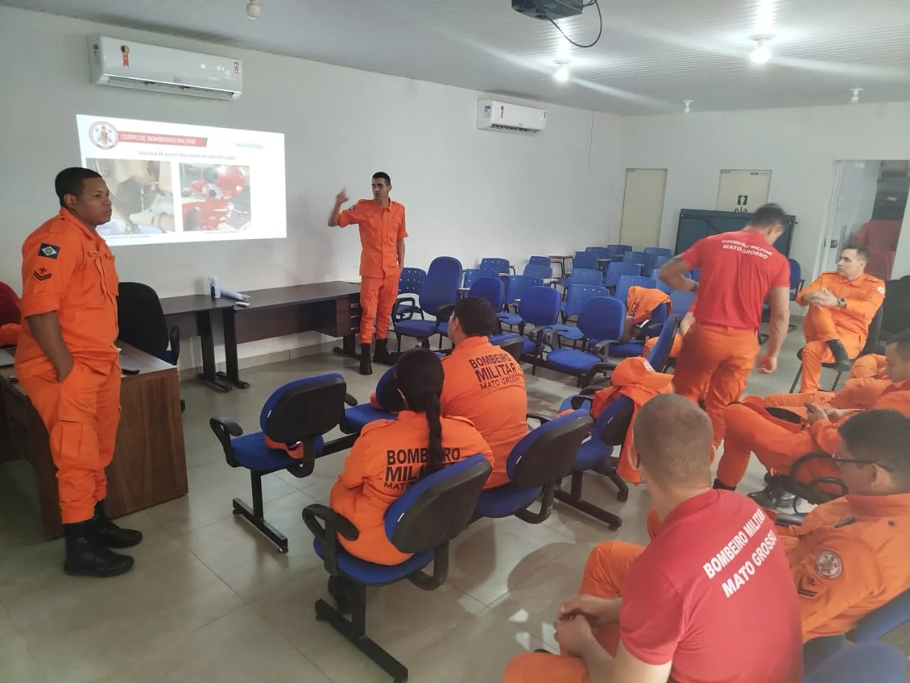 WhatsApp-Image-2026-01-16-at-16.58.16 Corpo de Bombeiros de Lucas do Rio Verde realiza treinamento técnico com condutores operacionais