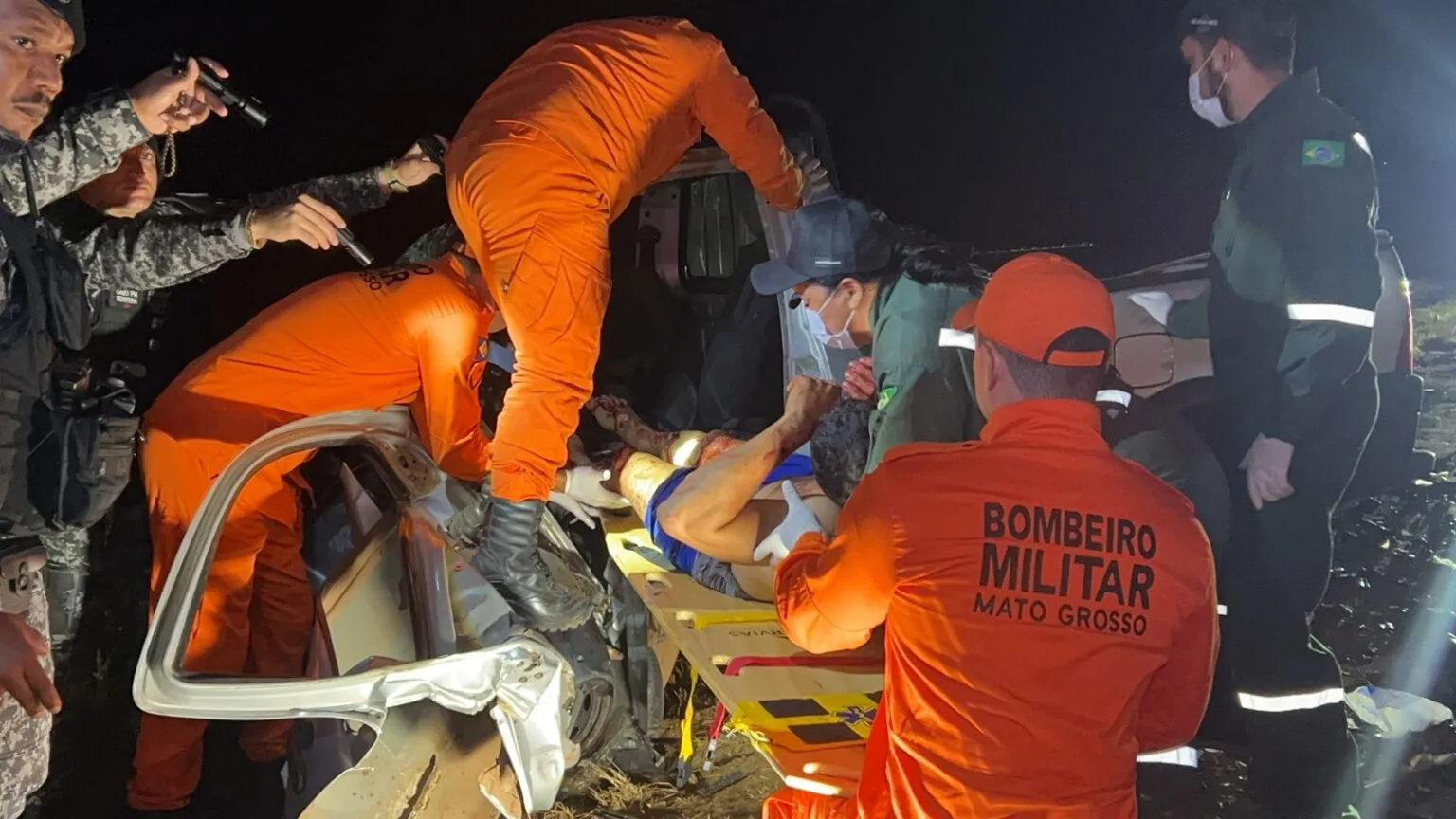 WhatsApp-Image-2026-01-26-at-12.09.32-1536x864-1 Corpo de Bombeiros atende grave acidente com seis vítimas na MT-242