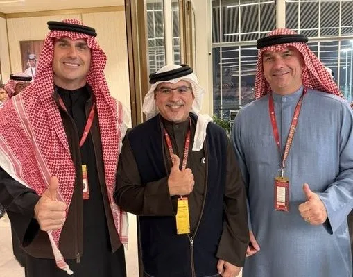 ab403eca584cc7c38f5e02520c6ee2d9 Ao lado do irmão, Flávio Bolsonaro faz giro no Oriente Médio e promete 'resetar' política externa brasileira
