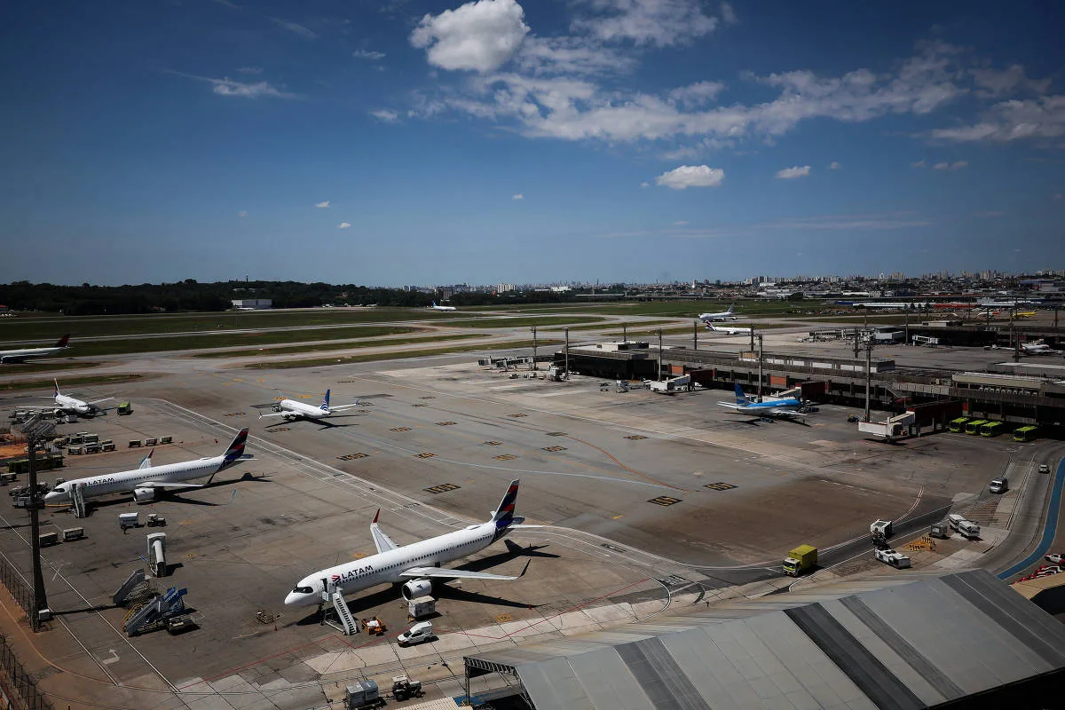 1771192790699241d6e89bc_1771192790_3x2_xl Jovem é detido sob suspeita de trote de bomba no aeroporto de Guarulhos (SP)