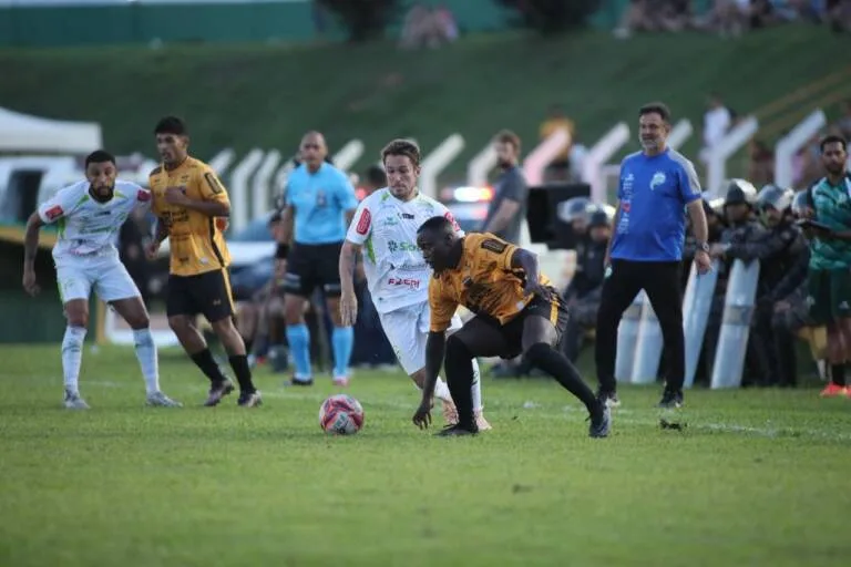 WhatsApp-Image-2026-02-15-at-18.14.09-768x512-1 Luverdense vence fora de casa e larga na frente na semifinal do estadual