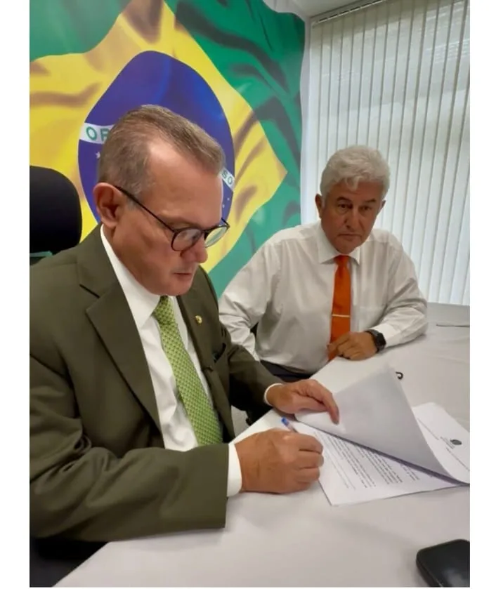 WhatsApp-Image-2026-02-16-at-10.08.37 Wellington Fagundes repudia desfile com enredo político na Sapucaí e reforça que já havia protocolado representação