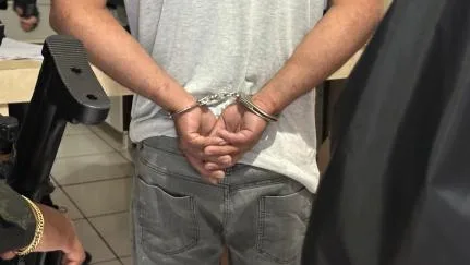 bcd172d2cbcc6492584e81c41132eaed Homem é preso por agredir pai de 76 anos no interior de MT