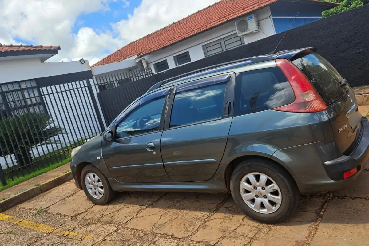 carro.jpg Amiga deixa carro para manutenção e homem o vende sem autorização