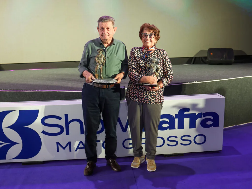 IMG_0489.jpg-1024x769-1-1 Beloni Ferreira e Alcindo Uggeri recebem mérito ‘O Semeador’ no Show Safra Mato Grosso