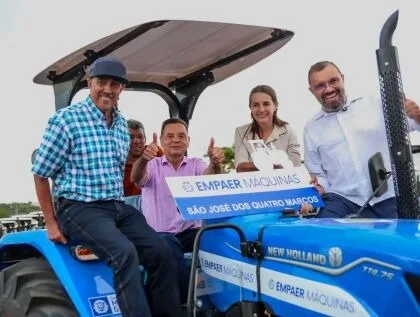 WhatsApp-Image-2026-03-05-at-11.39.10 Empaer entrega tratores para fortalece agricultura familiar