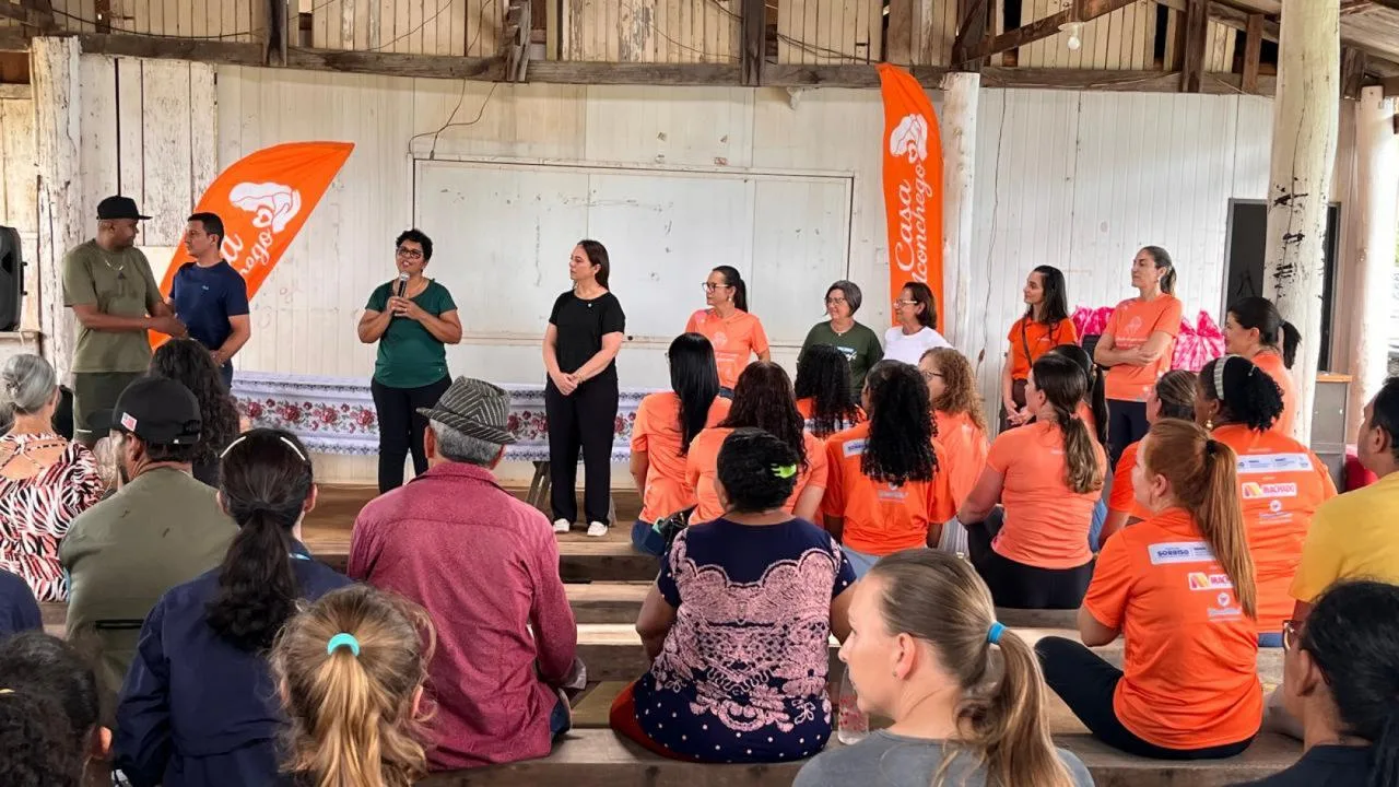 thumb__1280_0_0_0_auto-6 Mulheres do campo são homenageadas em tarde especial no Assentamento Jonas Pinheiro