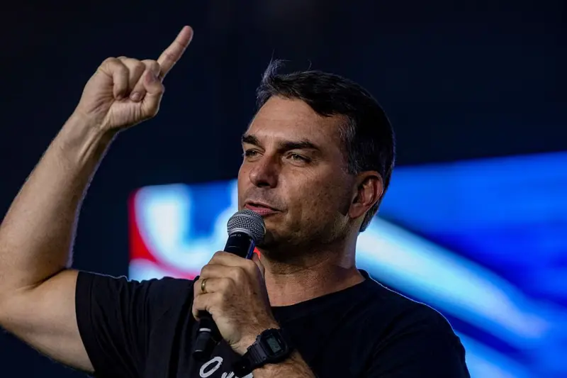 58bf0fa0-5978-11f1-89a3-d1f559421220.jpg Flávio Bolsonaro diz ter sido alvo de ameaça de morte após fala de Lula e promete acionar Justiça