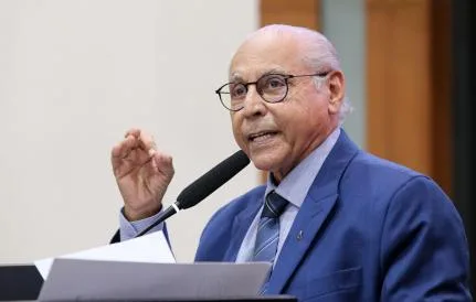 cf6f9a59a529e2f0fad49f67f19a4a7b-1 “Tem que ser preso”, diz Júlio Campos sobre responsável por pesquisa sem Wellington Fagundes