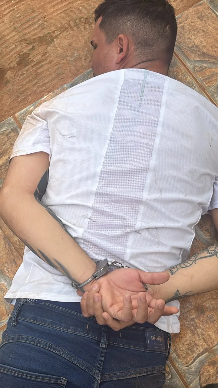 WhatsApp-Image-2026-07-17-at-15.30.55-2 Suspeito de envolvimento nas mortes de tatuador e jovem é preso escondido em propriedade rural de Lucas do Rio Verde