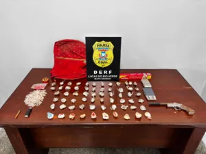 2d7f7b06-c7cf-4278-b463-bc9a45223f9a-300x225 Polícia Civil prende suspeito e apreende entorpecentes, arma e dinheiro em Lucas do Rio Verde
