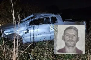 711831a841e4031d14179b4684a161d9-midiajur-com-br-300x197 Motorista morre após Saveiro sair da pista e capotar em rodovia de MT