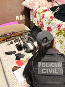 WhatsApp-Image-2026-08-07-at-08.26.19-225x300 Grupo criminoso rendia motoristas e usava empresa para ocultar roubo de cargas de soja; Investigação da Polícia Civil aponta que organização desviou 197 toneladas