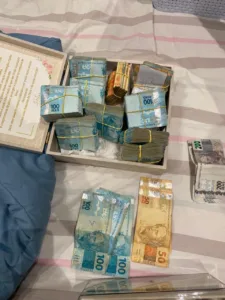 WhatsApp-Image-2026-08-25-at-06.56.33-225x300 Polícia Civil prende integrantes de facção e apreende frota de luxo usada por foragidos de Mato Grosso no Rio