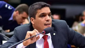 cabo-daciolo-se-filia-ao-mobiliza-e-anuncia-pre-candidatura-a-presidencia-da-republica-960x540.jpg-1-300x169 Cabo Daciolo volta a afirmar, sem apresentar provas, que Lula teria sido substituído por um clone