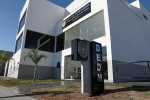 ea1eb101-dd69-4246-a4da-49d25ddecde3-300x200 Polícia Civil interroga suspeito de agredir mulher em via pública em Cuiabá