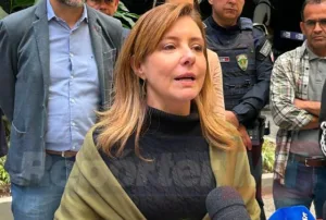 f1ea726534dee282e995cf0b1a3a4596-reportermt-com-300x202 Flávia Moretti nega demitir presidente do DAE filmado com maços de dinheiro e afirma que tomará providências