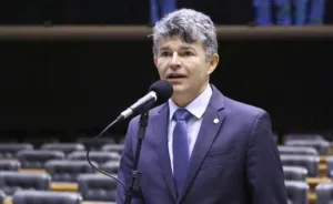 images-26-300x184 Medeiros quer proibir operações policiais contra candidatos nos seis meses antes da eleição