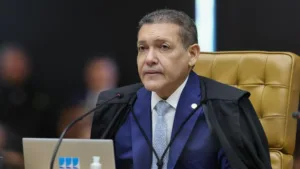 15set2026-nunes-marques-em-sessao-plenaria-extraordinaria-do-stf-no-julgamento-sobre-alexandre-de-moraes-1789486329897_v2_900x506-300x169 Ministro Nunes Marques nega vínculo do filho com Banco Master durante sessão do STF