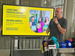 2c7845dcb4e94156bffb3679eb2d5096-300x225 Abilio: Cuiabá vai descartar livros do Governo Federal com ideologia de gênero e fará as próprias publicações