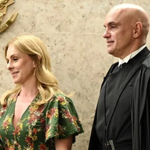 462c7b9f8d4c469a3f4d789a7b597521-1-1-300x300 Veja contrato que previa R$ 131 milhões à esposa de Moraes
