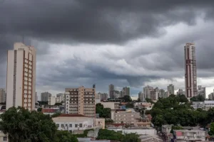 76762fb0eabdb2e6be68eb2ddcf2e34e-reportermt-com-1-300x200 Alerta do Inmet prevê risco de granizo e ventos de até 60 km/h para MT nesta quarta