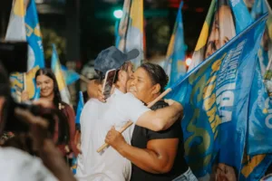 8daf31bd-9d36-4fc1-bebe-b6821eda4e98-300x200 Apoiadores de Ari Lafin participam de ato político em apoio a Otaviano Pivetta e Acácio Ambrosini