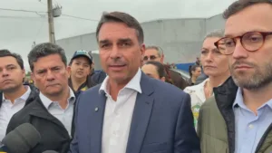 BR_CNN_050926_LINK_PR_VISITA_FLAVIO_PARANA_frame_78473-1-300x169 Flávio diz que Moraes tem "gabinete da perseguição" e cobra impeachment