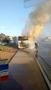 WhatsApp-Image-2026-09-16-at-09.35.18-172x300 Incêndio atinge carreta com carga de algodão no Distrito Industrial de Cuiabá