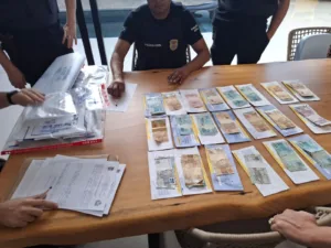 WhatsApp-Image-2026-09-18-at-09.47.22-300x225 Polícia Civil mira grupo familiar suspeito de agiotagem com juros de até 20% ao mês em Cuiabá
