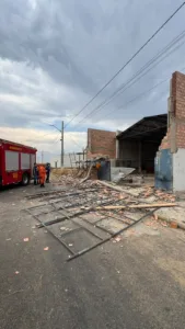WhatsApp-Image-2026-09-18-at-16.18.32-169x300 Corpo de Bombeiros resgata corpo de vítima soterrada após queda de paredão em obra