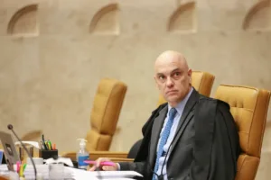 alexandre-de-moraes-plenario-stf-300x200 Ministros do STF e PGR vão a casamento de filho de Alexandre de Moraes