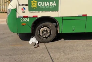 c1765d007889deae34efc83627919ced-300x202 Homem morre atropelado por microônibus em Cuiabá