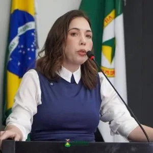 images-11-300x300 Maysa Leão acusa Abílio de interferir em trabalhos da Câmara e questiona relação entre Executivo e Legislativo